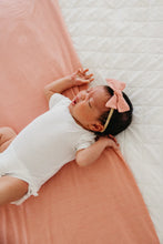 Load image into Gallery viewer, Darling Classic Nylon Bow