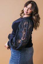 Load image into Gallery viewer, Curvy Contrast Sleeve Sweater
