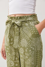 Load image into Gallery viewer, Pasiley Print Beach Pant
