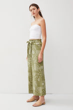 Load image into Gallery viewer, Pasiley Print Beach Pant
