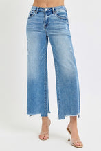 Load image into Gallery viewer, 5878 Cropped Wide Leg Jean
