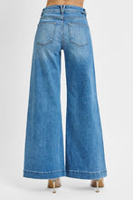 Load image into Gallery viewer, 21066 Patch Pocket Jean
