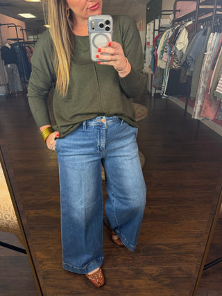 21593 Trouser Style Crop