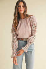 Load image into Gallery viewer, Floral Sleeve Textured Top
