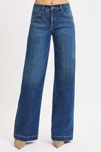 Load image into Gallery viewer, 21231 Mid-Rise Iron Press Jean
