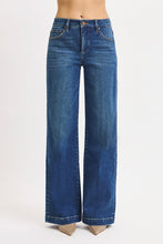 Load image into Gallery viewer, 21231 Mid-Rise Iron Press Jean
