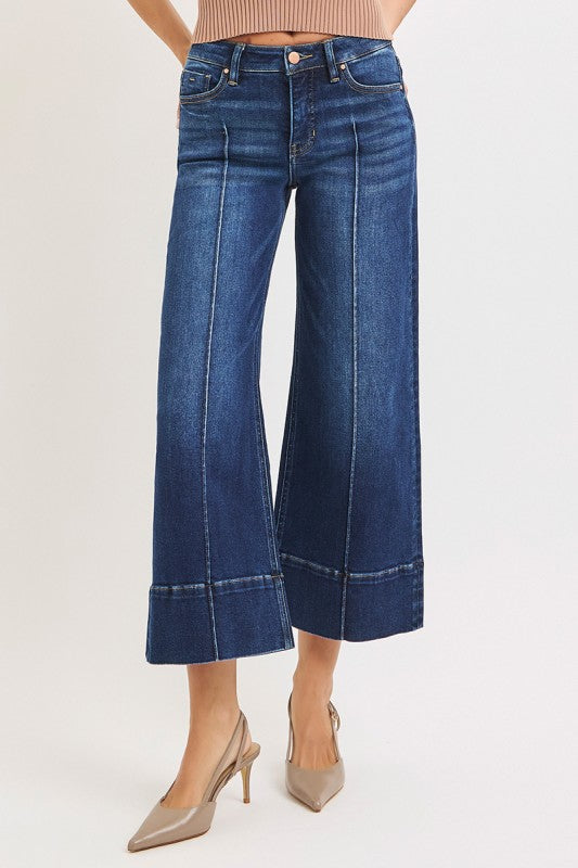 21271 TC Pintuck Front Crop