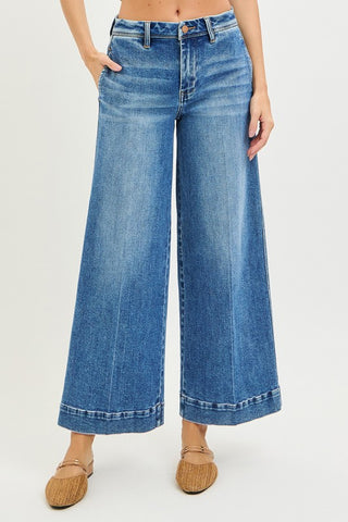 21593 Trouser Style Crop
