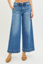Load image into Gallery viewer, 21593 Trouser Style Crop
