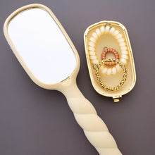 Load image into Gallery viewer, Teleties Detangler Brush-Tan
