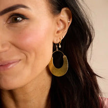 Load image into Gallery viewer, Vintage Gold Nadias Earring
