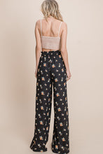 Load image into Gallery viewer, Lucy Wide Leg Pant
