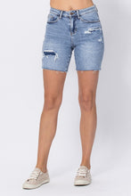 Load image into Gallery viewer, Curvy Denim Patch Shorts
