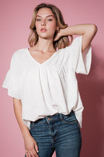 Load image into Gallery viewer, Molly Round Hem Blouse
