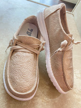 Load image into Gallery viewer, Georgia Sneaker-Rose Gold
