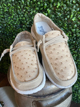 Load image into Gallery viewer, Ostrich Sneaker-Light Tan

