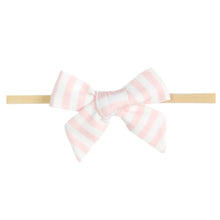 Load image into Gallery viewer, Winnie Classic Nylon Bow
